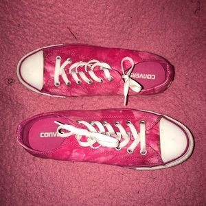 Never worn converse all star low tops